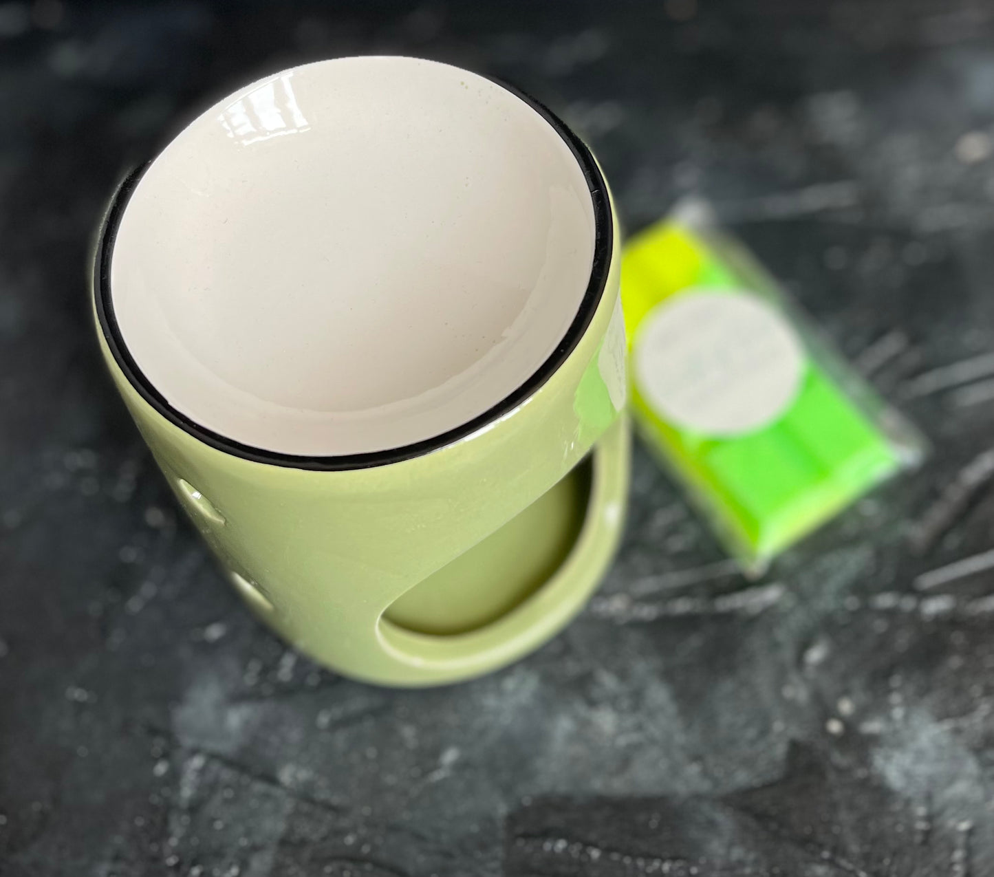 Geurbrander gras grass groen Wax brander Waxsmelter Oliebrander Olie brander waxbrander Snapbar waxmelts wax melts wax melt waxmelt Miniblok