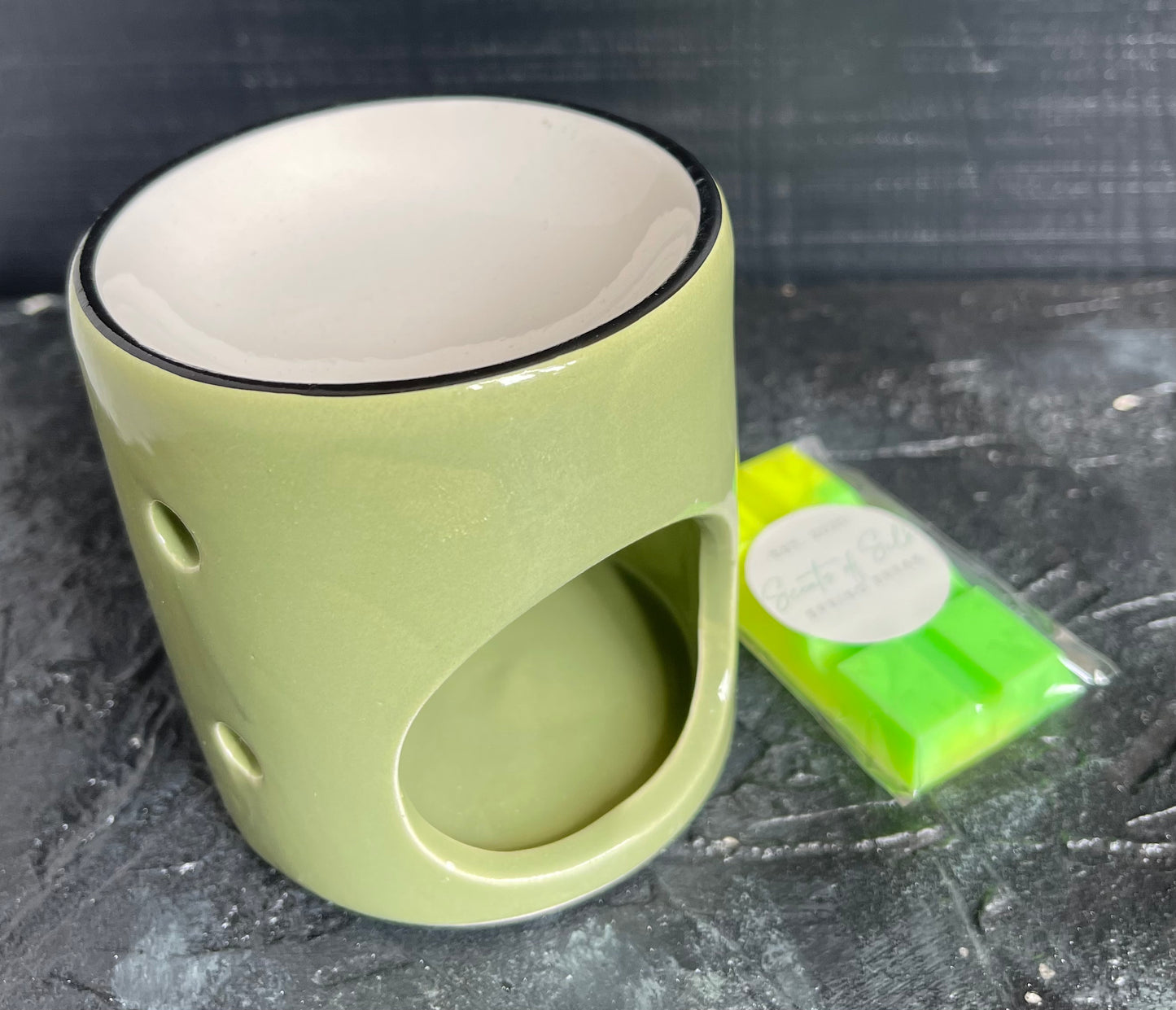 Geurbrander gras grass groen Wax brander Waxsmelter Oliebrander Olie brander waxbrander Snapbar waxmelts wax melts wax melt waxmelt Miniblok